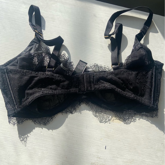 Victoria’s Secret Very Sexy Unlined Demi Bra - Picture 2 of 5